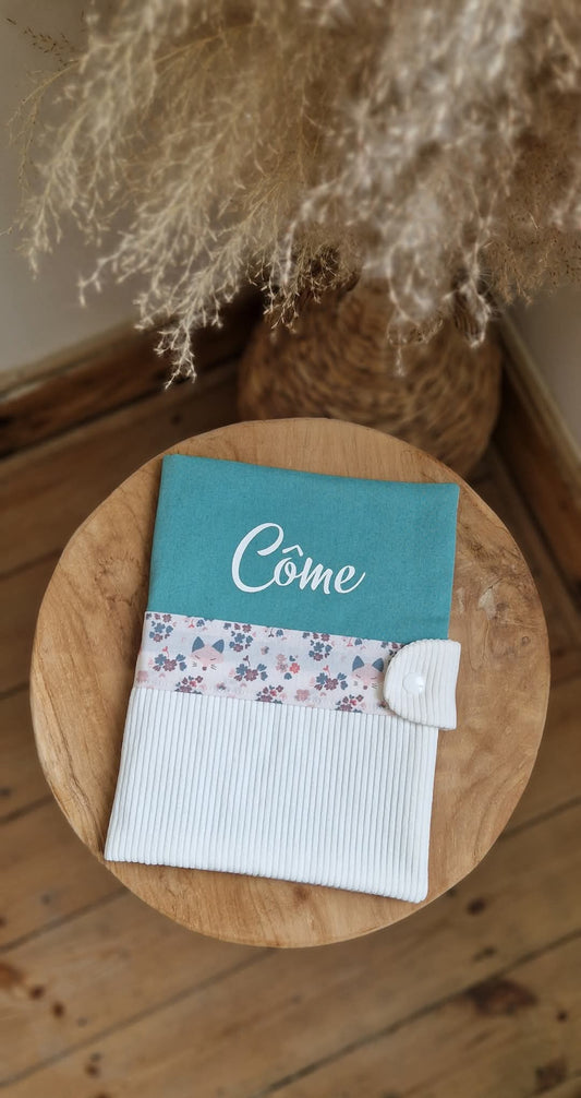 Pochette carnet de santé personnalisable (3 tissus)