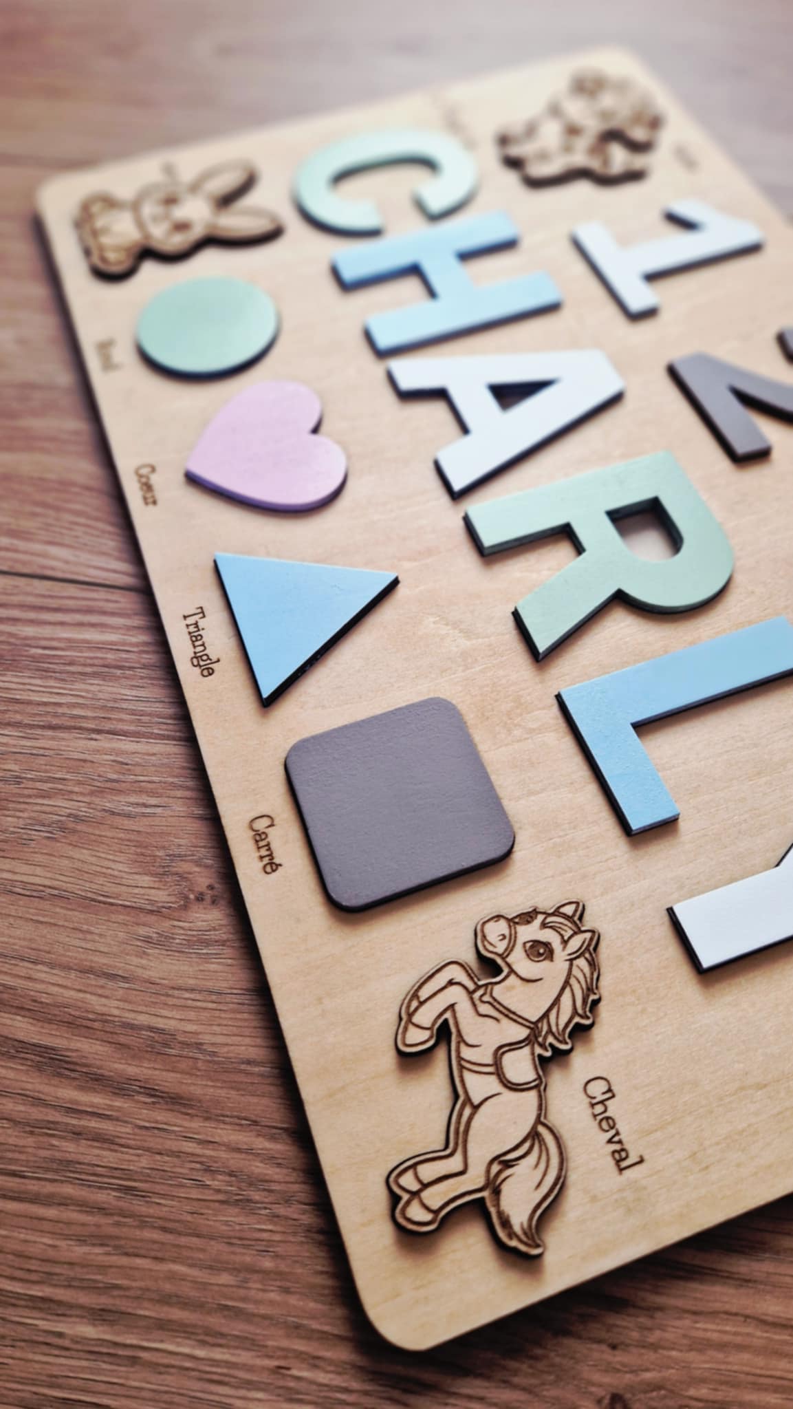 Puzzle en bois ludique et éducatif personnalisé