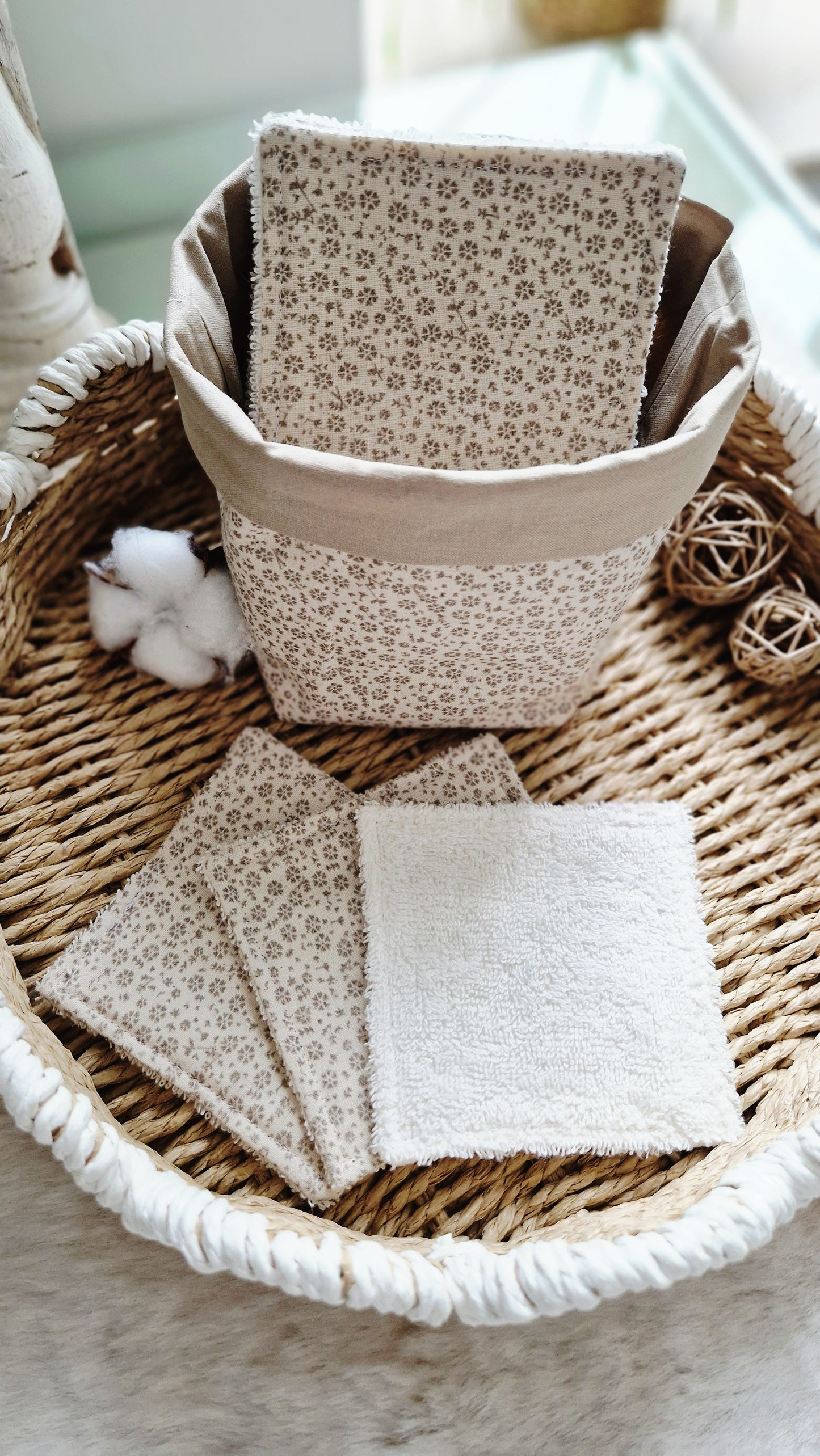 Panières et 10 lingettes lavables fleuries